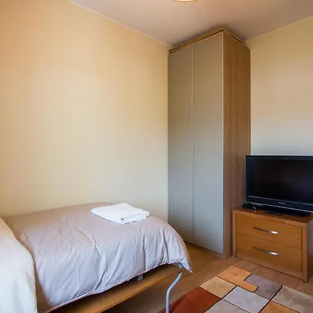 Quarto em Acomodações Particulares Alojamento Chela Laranjeiro (Lisbon)