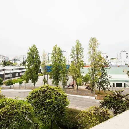 Quarto em Acomodações Particulares Alojamento Chela Laranjeiro (Lisbon)